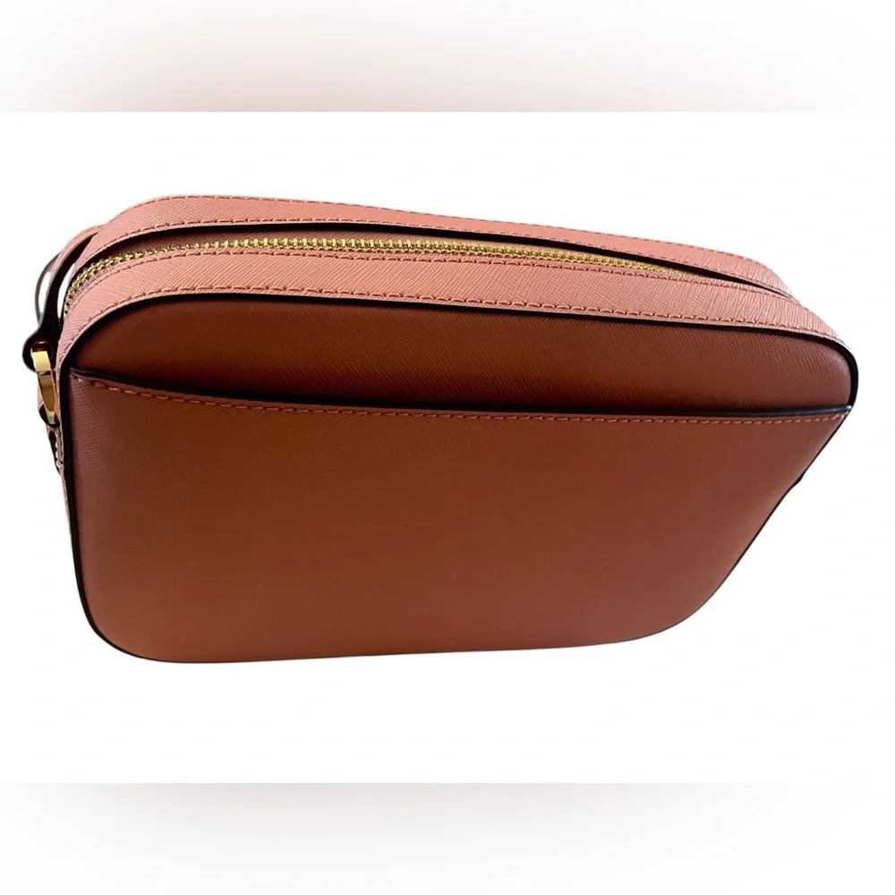 HP x 3 ☄️🥳 Michael Kors Leather Primrose Crossbody Bag with Gold Accents SOLD! - Picture 5 of 13
